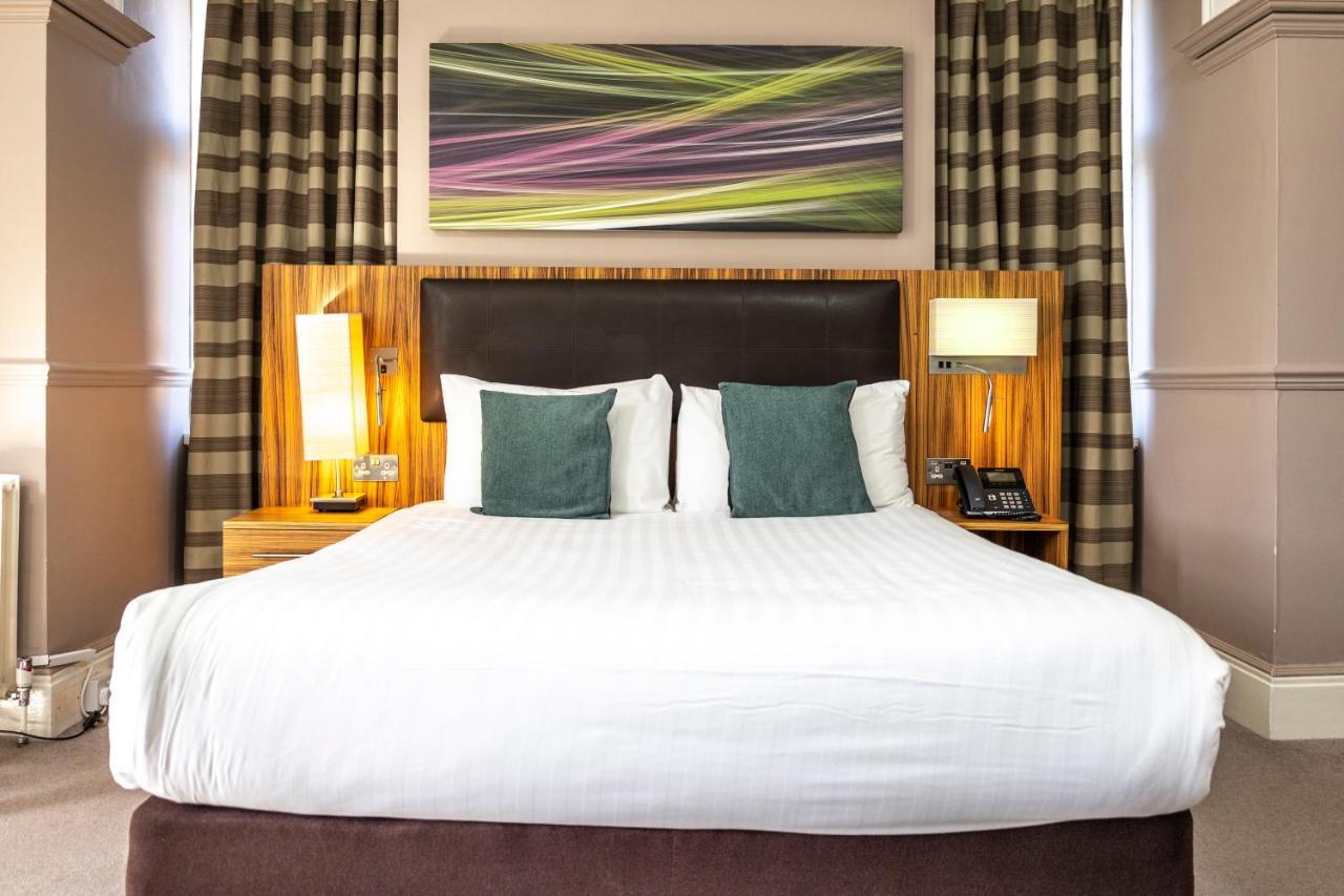Uno Hotel Heathrow Windsor Слау Екстериор снимка