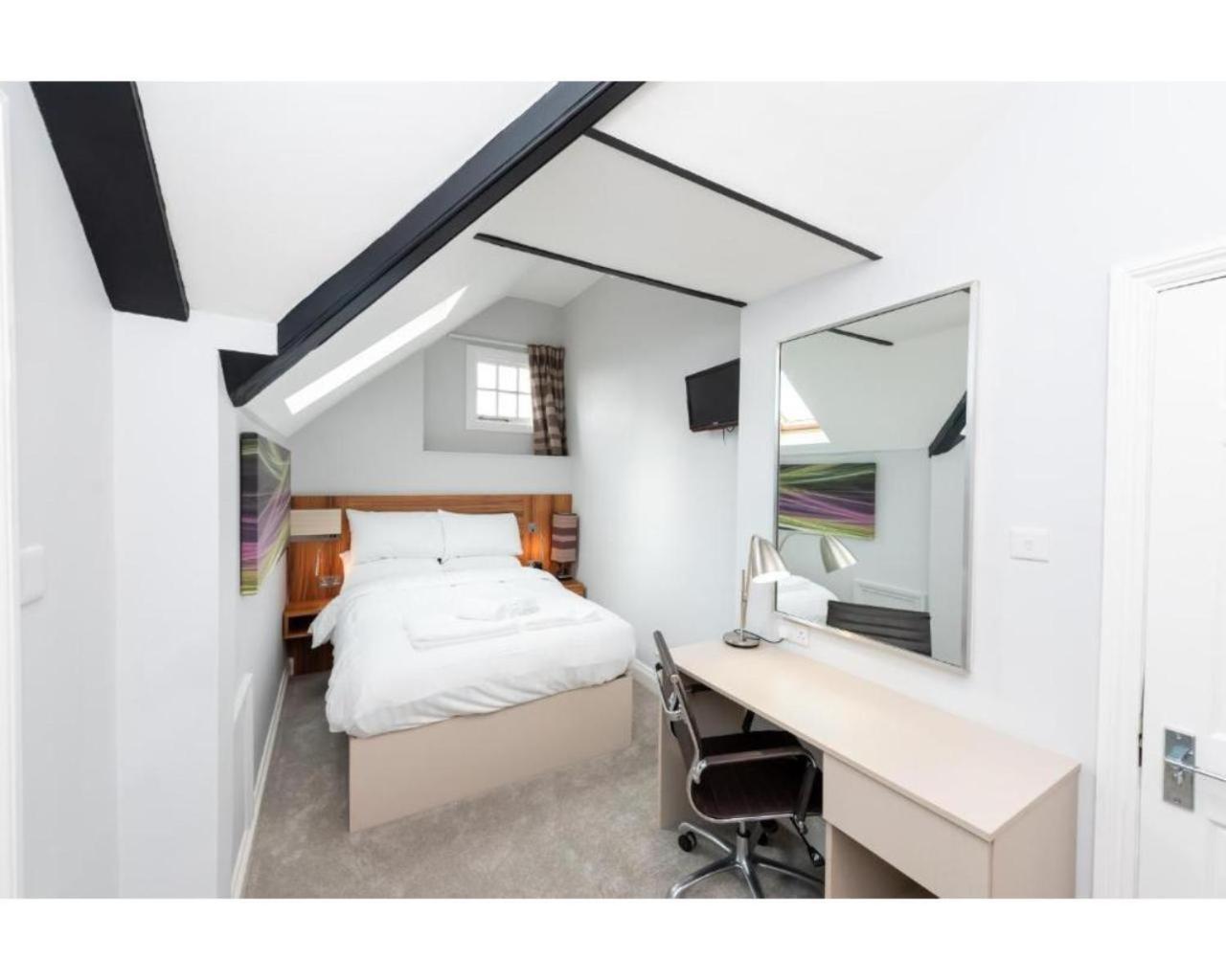 Uno Hotel Heathrow Windsor Слау Стая снимка